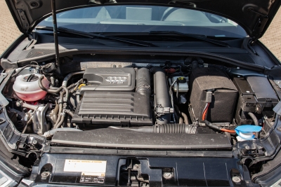 Audi A3 Sportback *S-LINE* 1.4 TFSI + NAVI/SHZ/18''